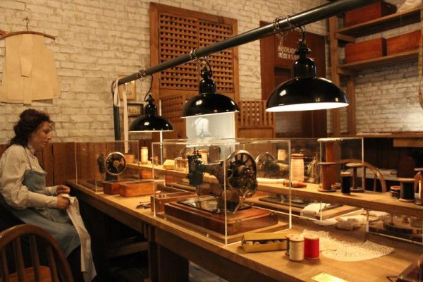 GER00020060512489793_sized_800_0